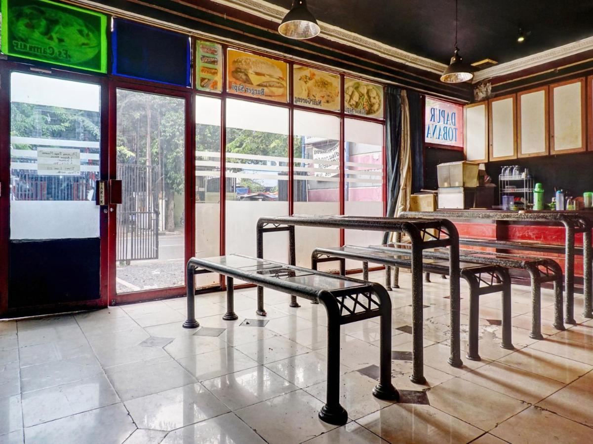 Oyo 90702 Wisma Tobana Kebayoran Mencil Esterno foto