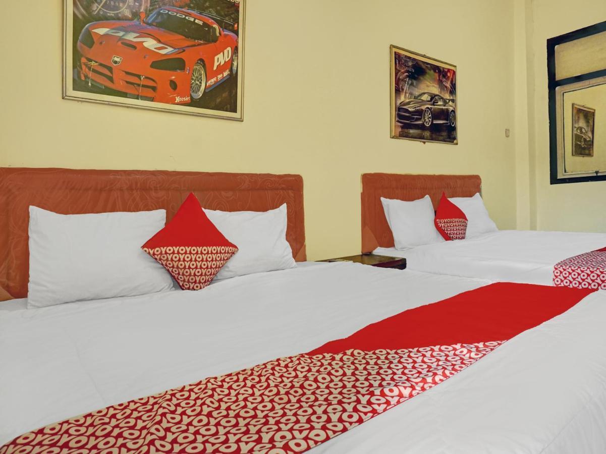 Oyo 90702 Wisma Tobana Kebayoran Mencil Esterno foto